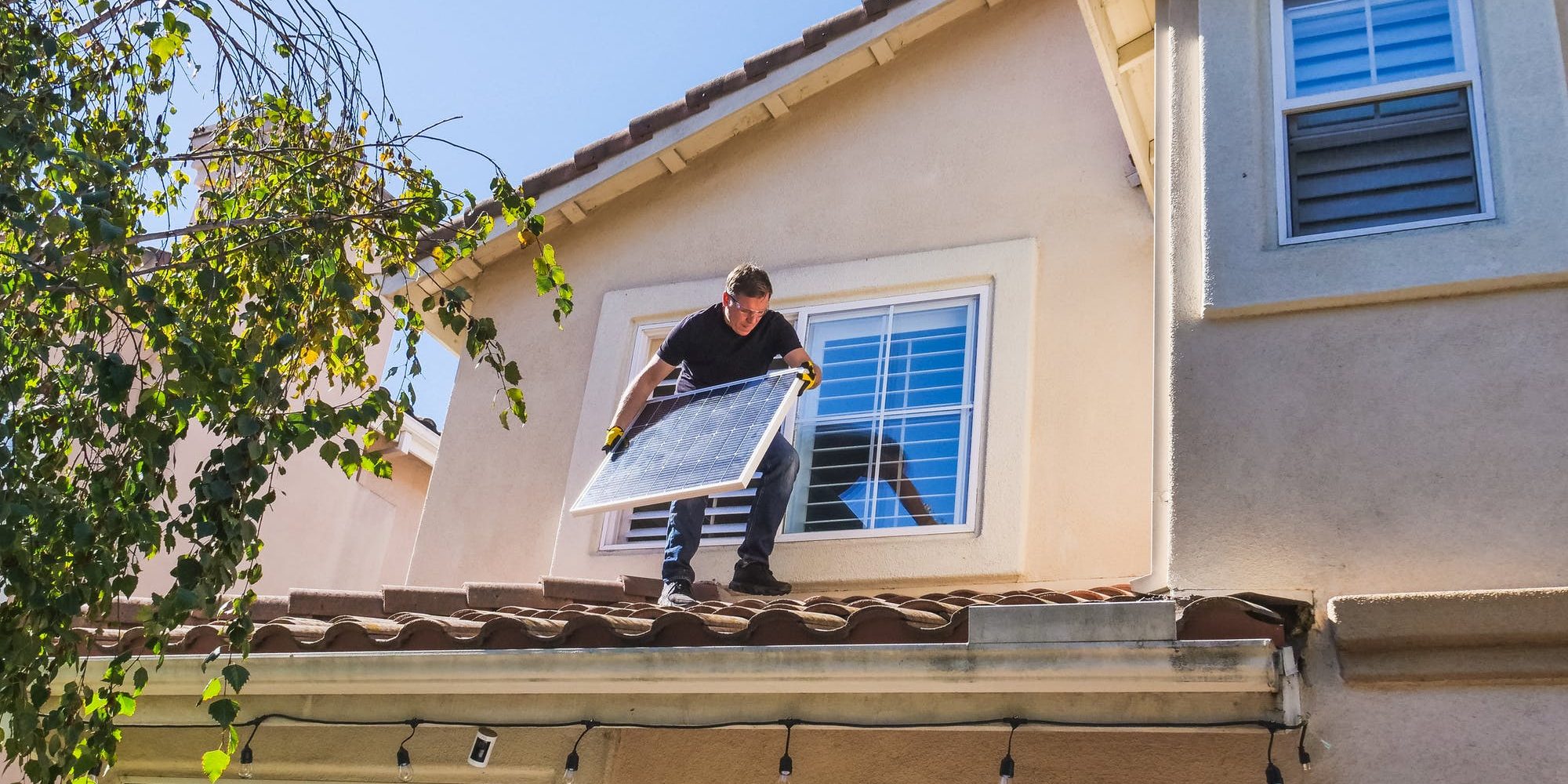 installing solar panel