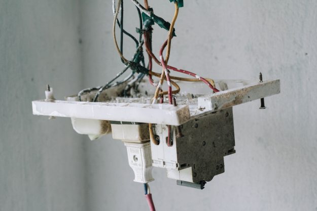 nguyen-dang-hoang-nhu-K6o825gSbIM-unsplash electrical wiring