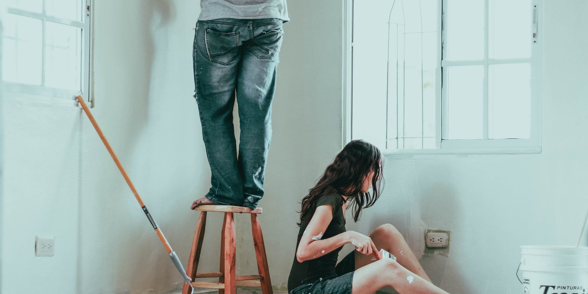 roselyn-tirado-cqAX2wlK-Yw-unsplash House Interior Painting