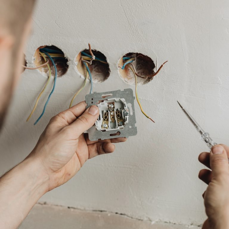 karolina-grabowska-XtXYBabMmAo-unsplash Electrical Repair