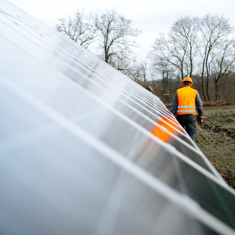 kateryna-hliznitsova-gFdit7HF1Oo-unsplash solar panels